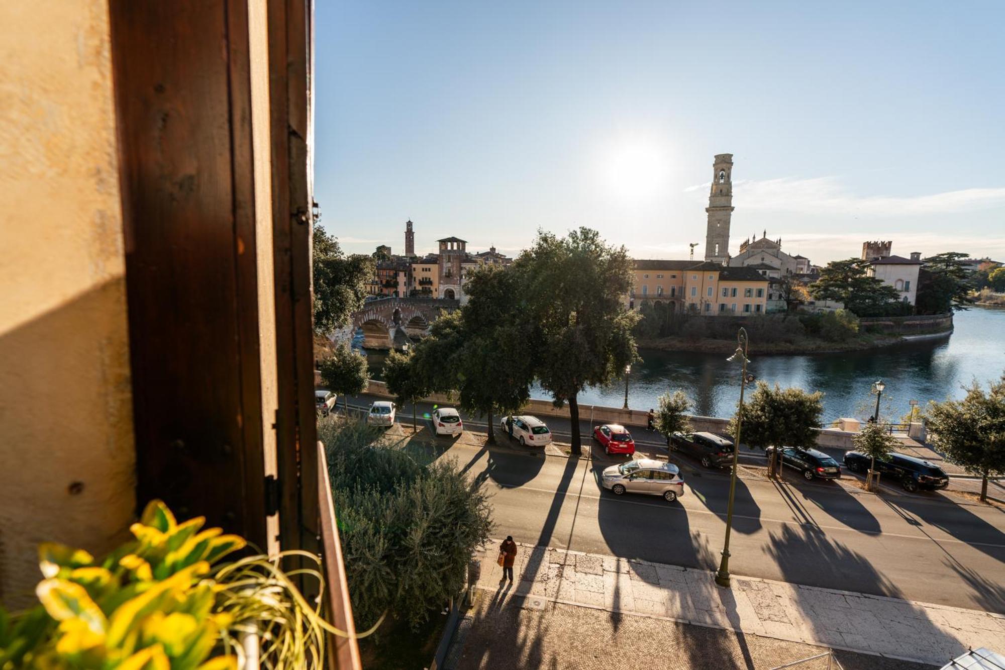 La Finestra Sul Ponte By Postcardsfrom Bed and breakfast 2*